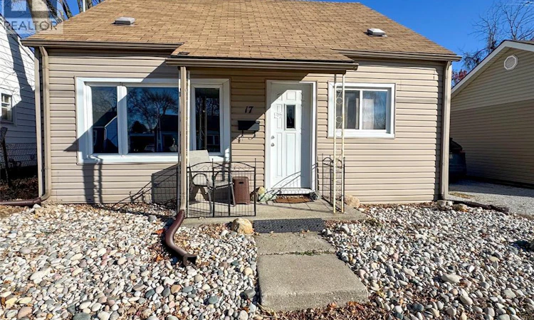 17 Mcnaughton Avenue