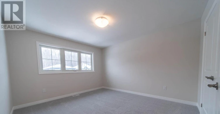52 Willson Drive, Thorold, ON, L2V 0G7 - 12