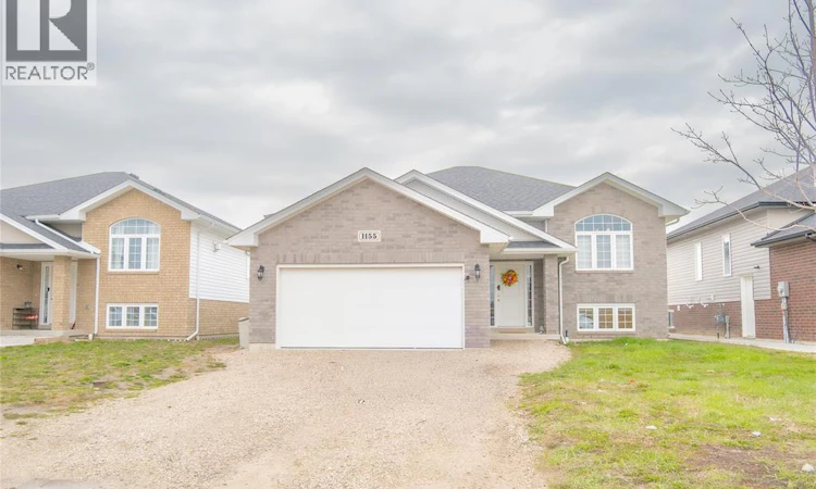 1155 Aspen Ridge Crescent