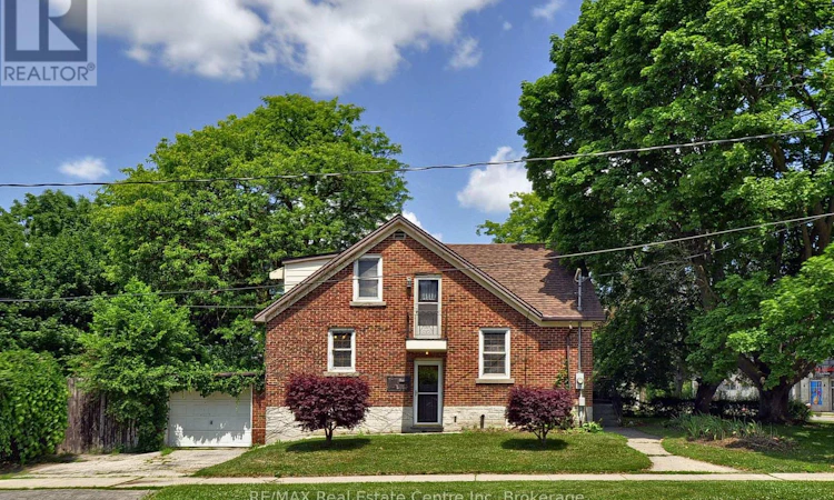 285 Albert Street W