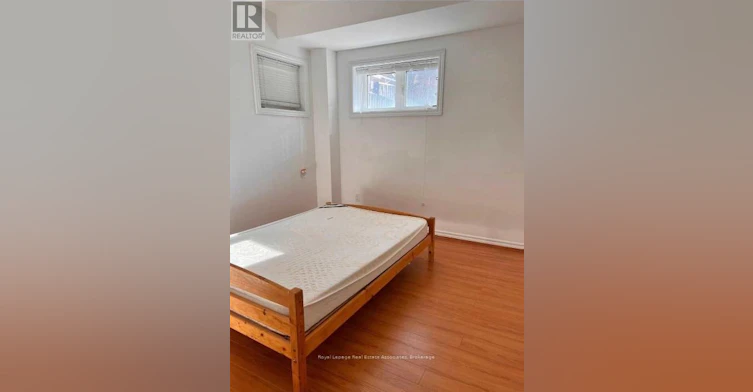 11 Zeng Cheng Drive, Markham, ON, L6C 0T6 - 2
