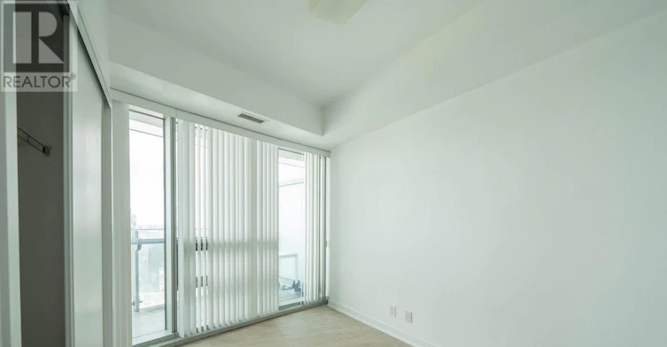 5607-12 York Street, Toronto, ON, M5J 2Z2 - 11