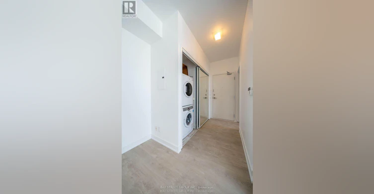 5607-12 York Street, Toronto, ON, M5J 2Z2 - 10