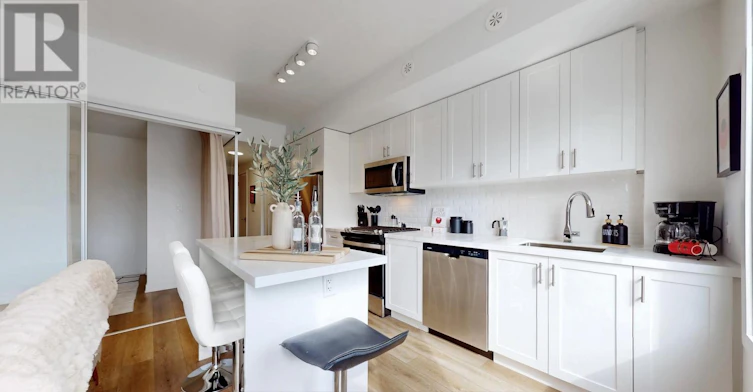 2-1479 O'connor Drive, Toronto, ON, M4B 2V5 - 2