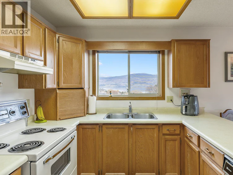 3712 Carrall Road, West Kelowna, BC, V4T 2C5 - 12
