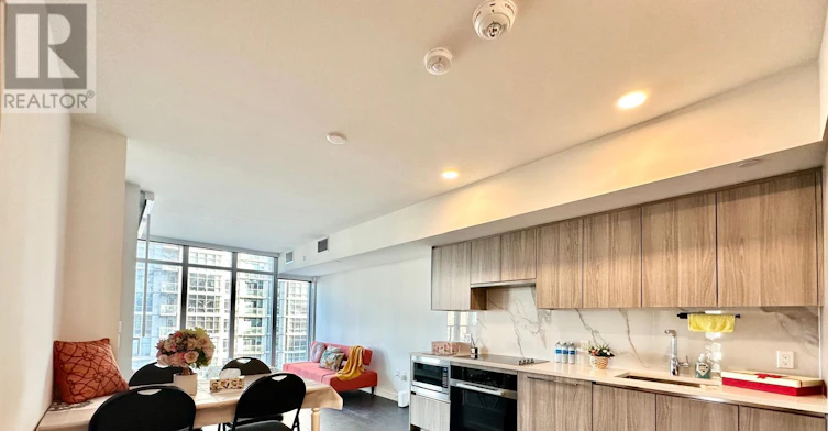 1010-1 Concord Cityplace Way, Toronto, ON, M5V 0X3