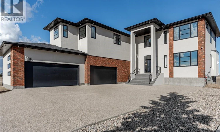 304 Spruce Creek Crescent
