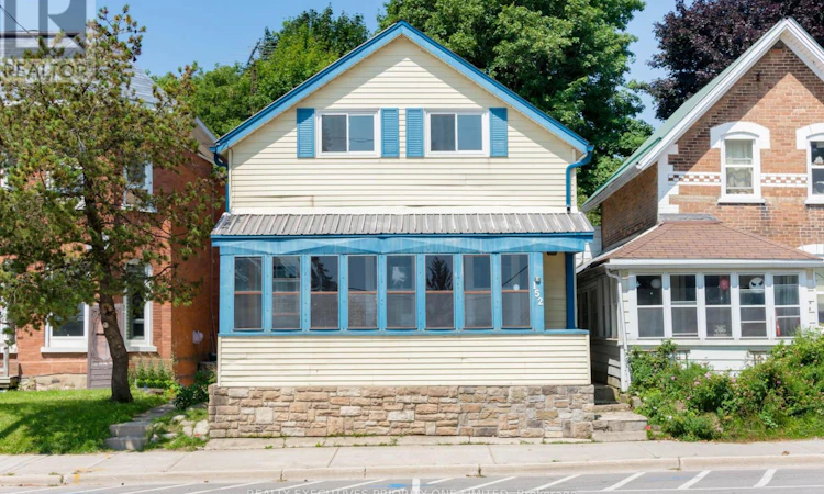 152 Main Street W