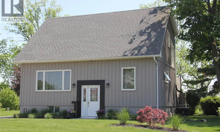 46 Clara Crescent