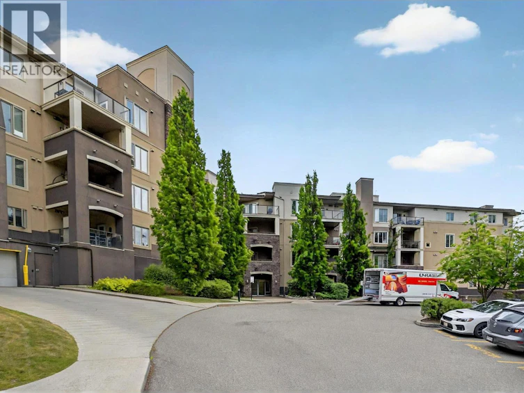 2518-1873 Country Club Drive, Kelowna, BC, V1V 2W6 - 2