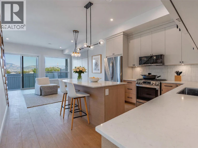384 Chardonnay Avenue, Oliver, BC, V0H 1T4 - 8