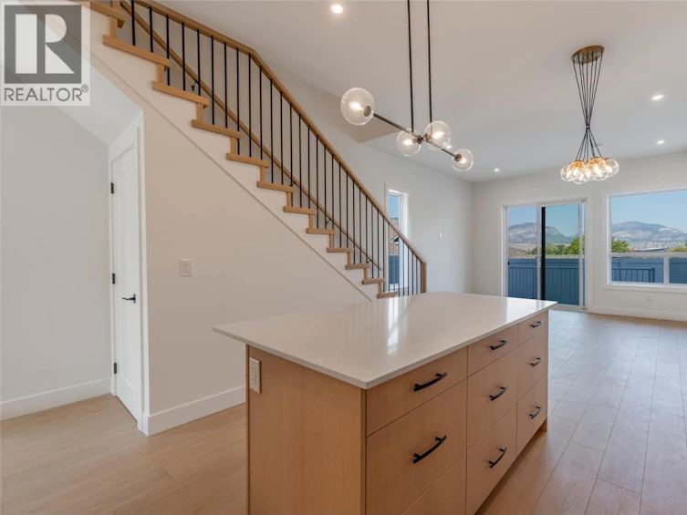 384 Chardonnay Avenue, Oliver, BC, V0H 1T4 - 14