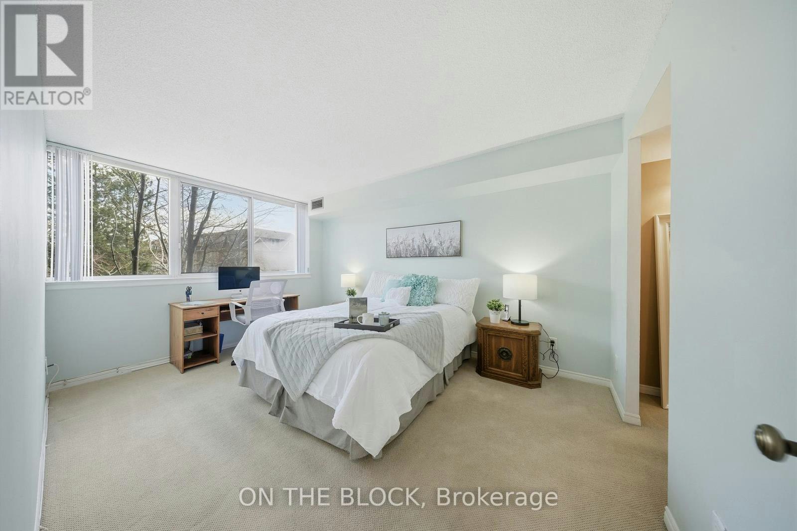 203-880 Dundas Street W, Mississauga, ON, L5C 4H3