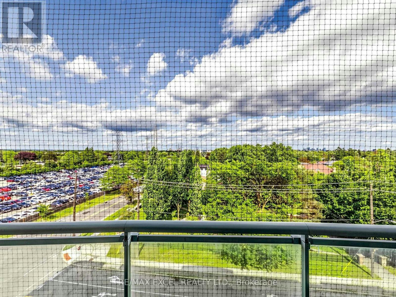 706-28 Pemberton Avenue, Toronto, ON, M2M 4L1 - 24