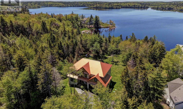 460 Mccabe Lake Drive, Indigo Shores