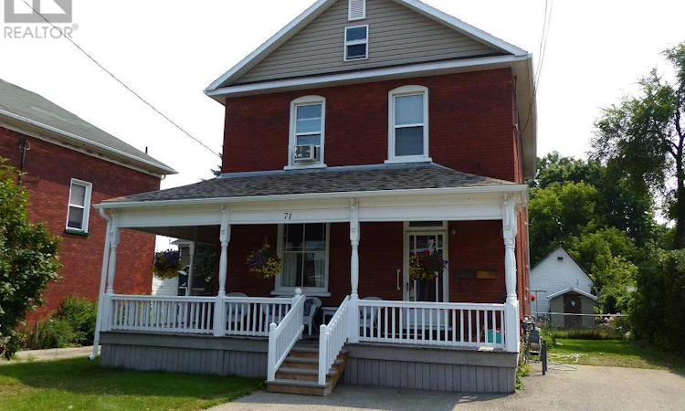 71 Russell Street E