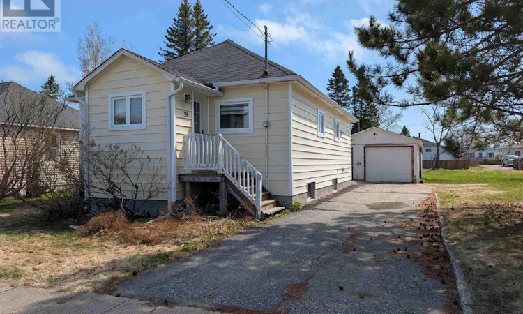 39 Beck Avenue