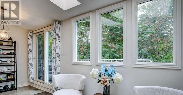 MAIN-116 Cranbrooke Avenue, Toronto, ON, M5M 1M7 - 8