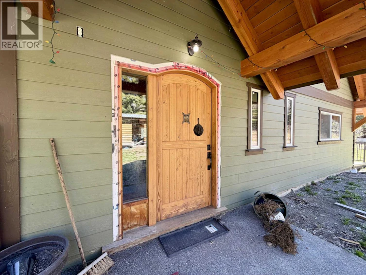 6995 Colgan Road, 100 Mile House, BC, V0K 1X1 - 5