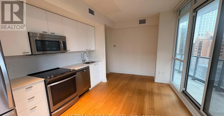 802-30 Roehampton Avenue, Toronto, ON, M4P 0B9 - 14