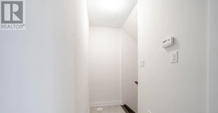 1 1776a Lawrence Avenue W, Toronto, ON, M6L 0A3 - 7