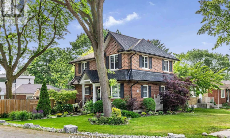 33 Mcintosh Avenue