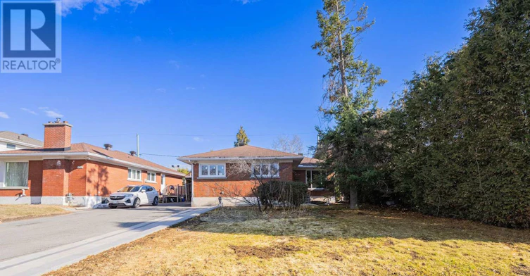 1746 B Gage Crescent, Ottawa, ON, K2C 0Z9 - 2