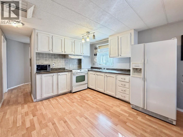 40-197 Dauphin Avenue, Penticton, BC, V2A 3S3 - 2
