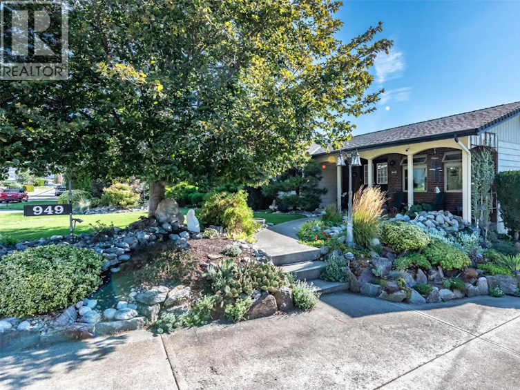 949 Panorama Crescent, Oliver, BC, V0H 1T6 - 2