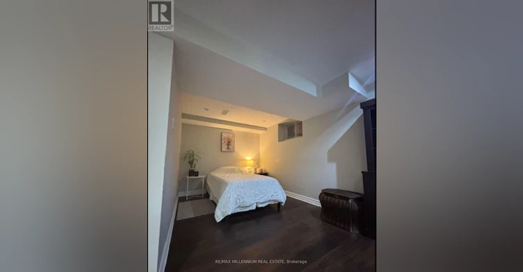BSMT-1341 Freeport Drive, Mississauga, ON, L5C 1S5 - 8