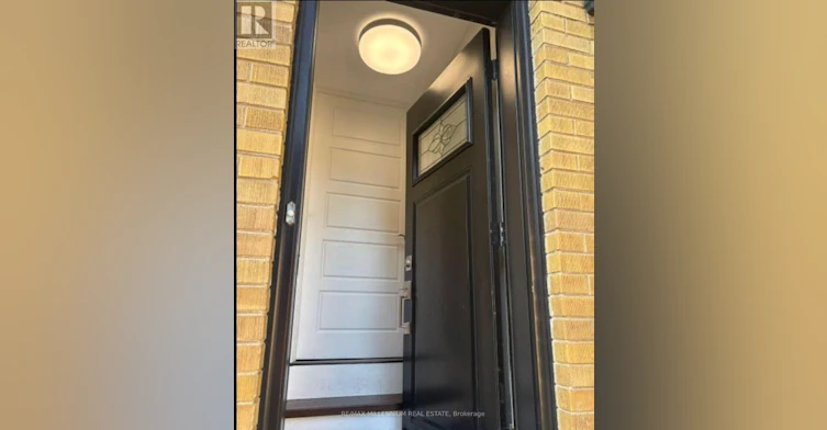 BSMT-1341 Freeport Drive, Mississauga, ON, L5C 1S5 - 2
