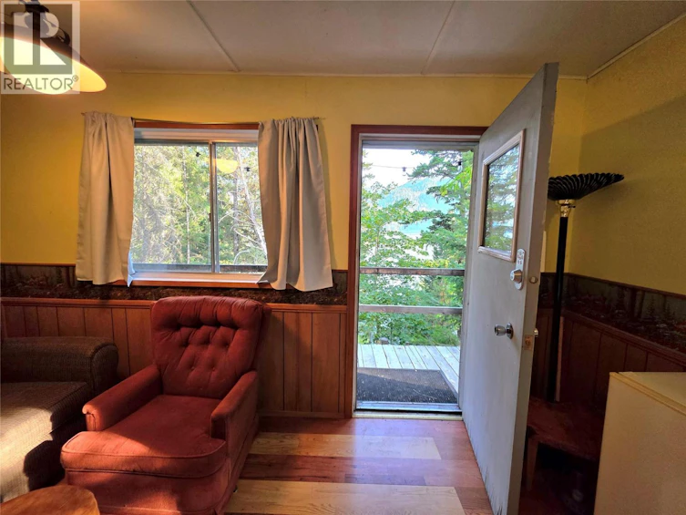 6453 Pinaus Lake Road, Falkland, BC, V0E 1W0 - 41