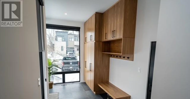 358 Byron Avenue, Ottawa, ON, K1Z 5S3 - 2
