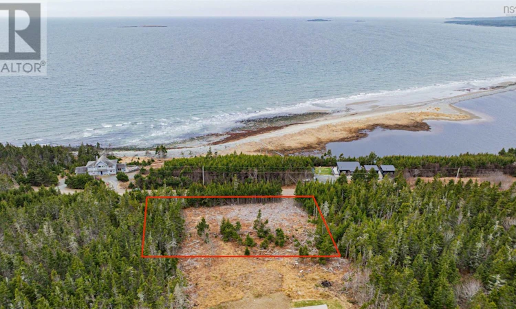 66 Kaakwogook Way