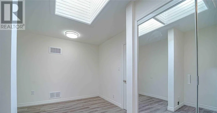 UPPER-843 Danforth Avenue, Toronto, ON, M4J 1L2 - 5