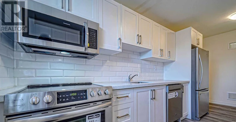 UPPER-843 Danforth Avenue, Toronto, ON, M4J 1L2 - 19