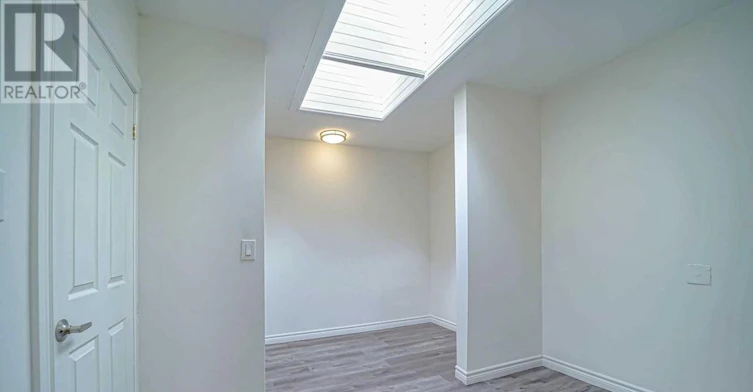 UPPER-843 Danforth Avenue, Toronto, ON, M4J 1L2 - 22