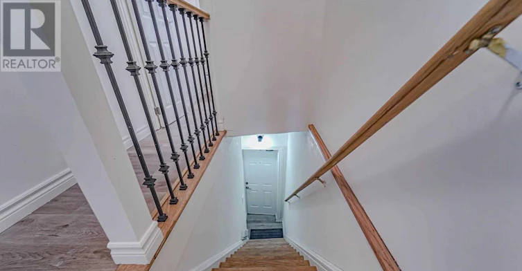 UPPER-843 Danforth Avenue, Toronto, ON, M4J 1L2 - 13