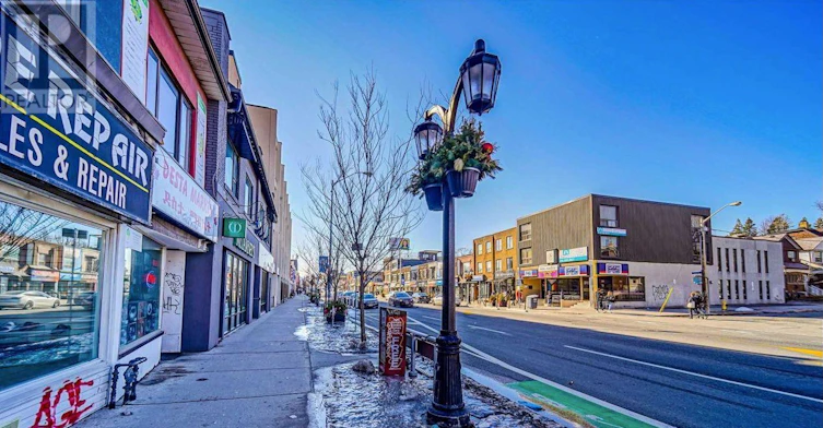 UPPER-843 Danforth Avenue, Toronto, ON, M4J 1L2 - 3