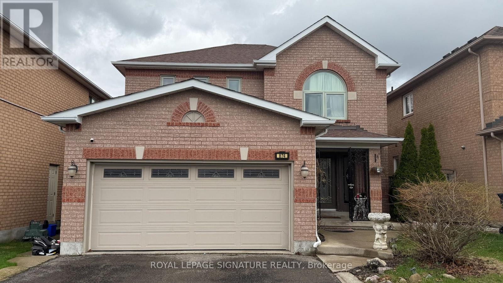 874 Mantle Crescent, Mississauga, ON, L5V 2G4