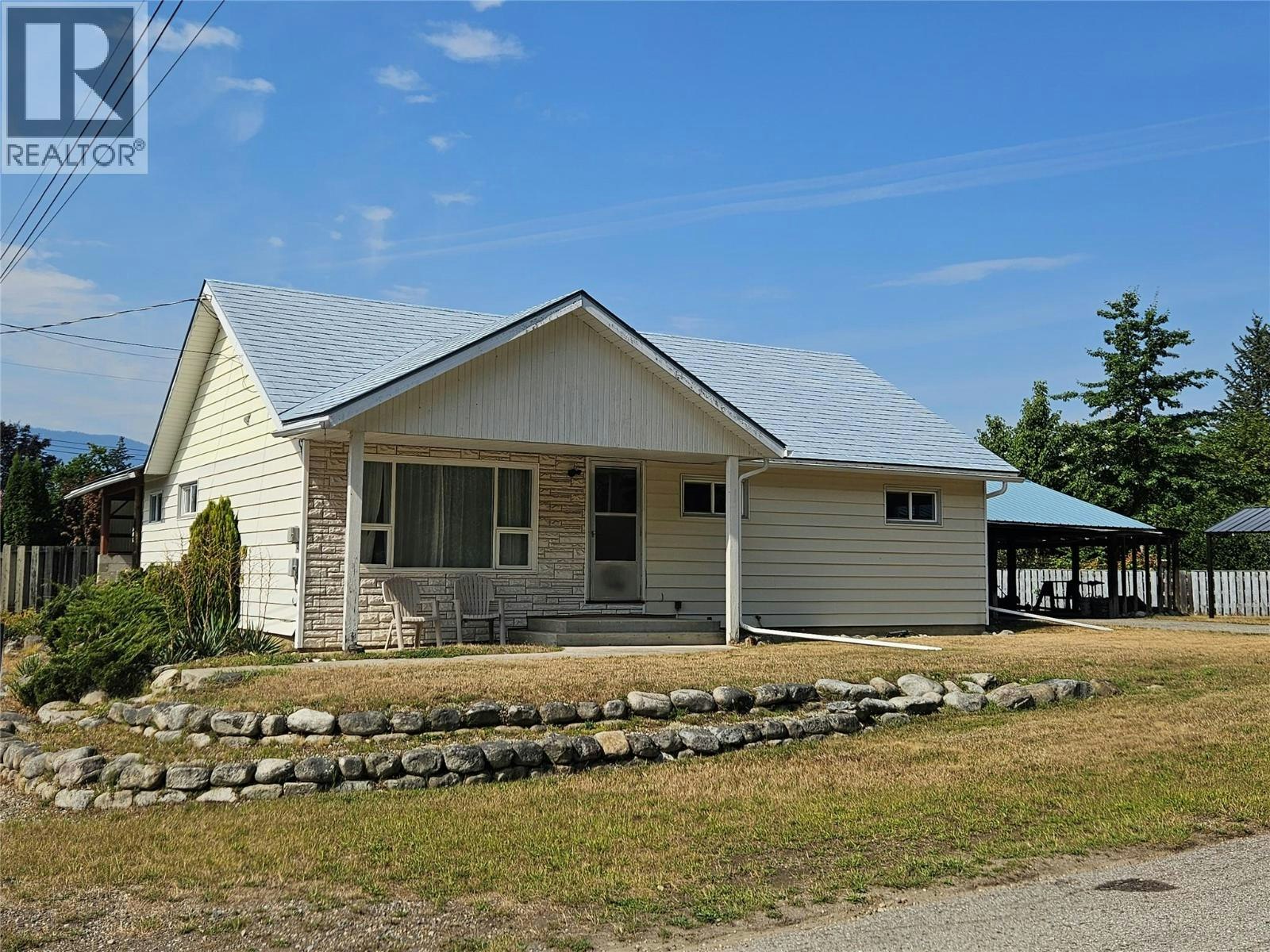 301 NW 5th Street, Nakusp, BC, V0G 1R0