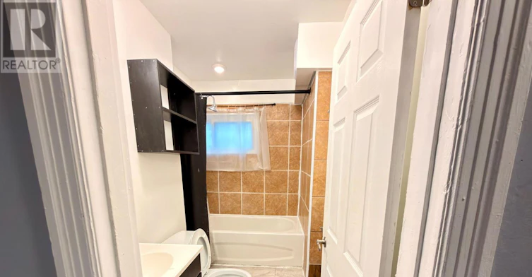 2ND FLOOR-108 Cumberland Avenue, Hamilton, ON, L8M 1Z3 - 9