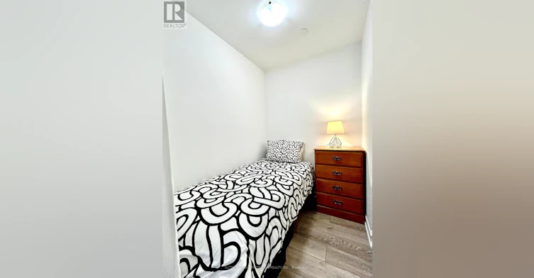 11 Maryport Avenue, Toronto, ON, M3M 0E2 - 8