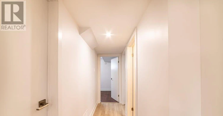 B-2424 Iris Street, Ottawa, ON, K2C 1C6 - 9