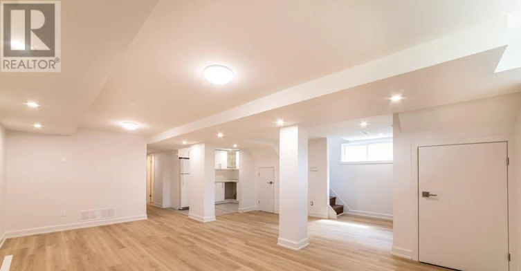 B-2424 Iris Street, Ottawa, ON, K2C 1C6 - 4