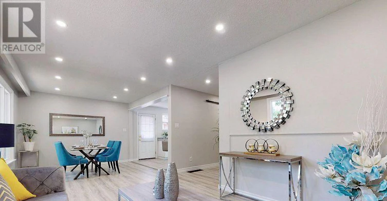 105 Main ) Aurora Heights Drive, Aurora, ON, L4G 2X1 - 4