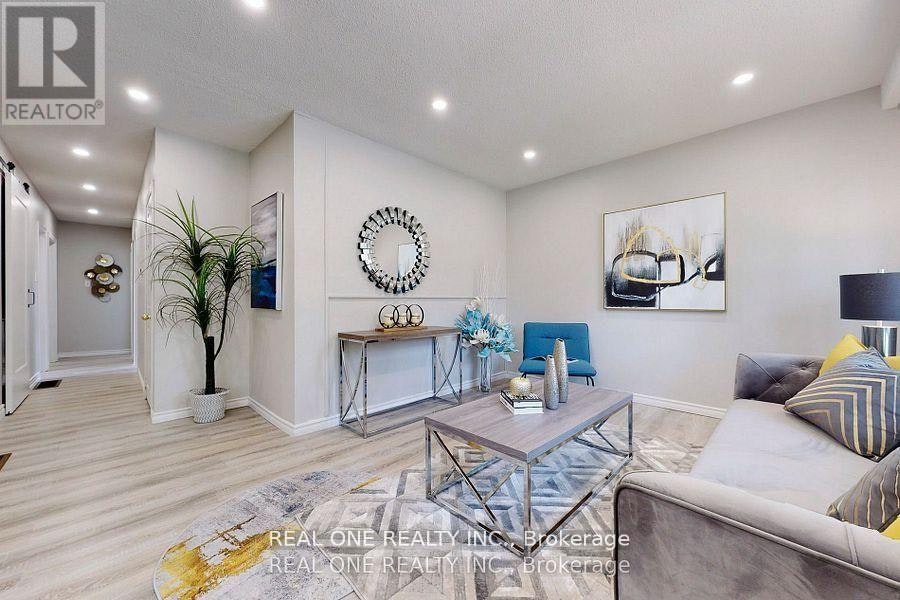 105 Main ) Aurora Heights Drive, Aurora, ON, L4G 2X1 - 8