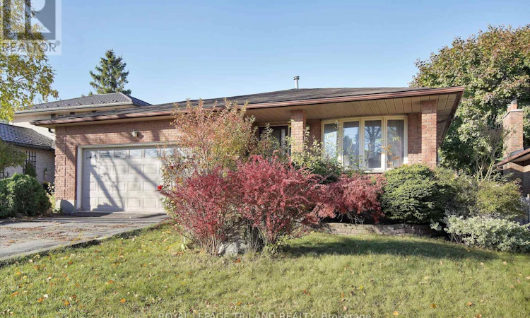 42 Applegreen Grove