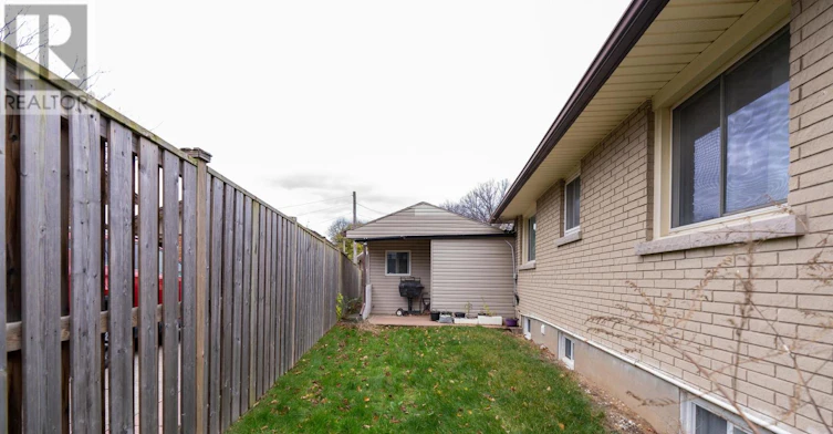 1 Cherrylane Drive N, St. Catharines, ON, L2M 2H7 - 22
