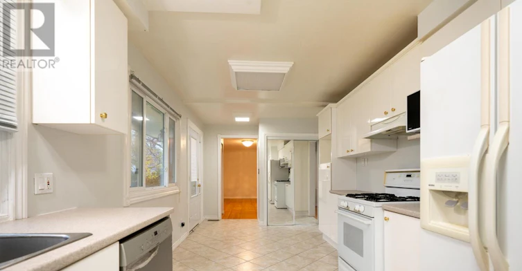 1 Cherrylane Drive N, St. Catharines, ON, L2M 2H7 - 5